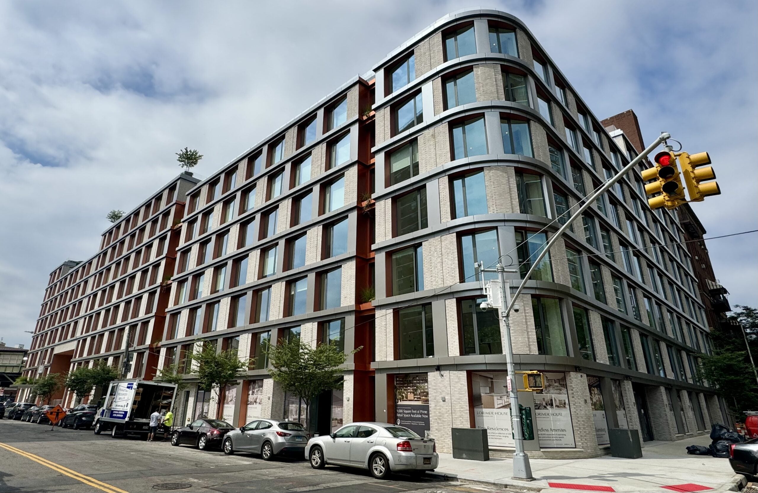 Featured image for “Showcasing Stunning Curved Brick Façade”